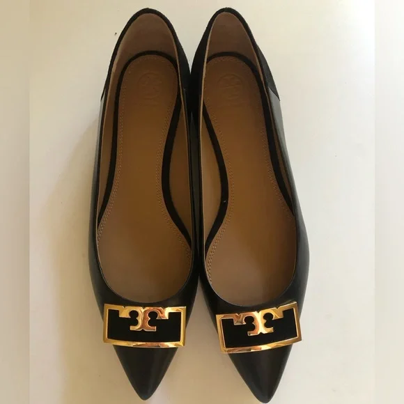 - Tory Burch Gigi Black Flats Leather Gold Logo Size 9 lightly worn - Picture 2 of 7